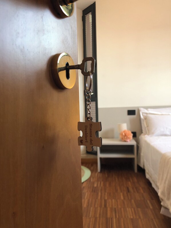 2 bedrooms, in-room safe, iron/ironing board, free WiFi