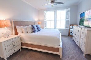 4 Schlafzimmer, Schreibtisch, Bügeleisen/Bügelbrett, Reisekinderbett