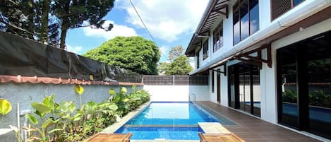 Villa Familiale, plusieurs chambres, piscine privée | Piscine privée