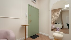 Unclassified image, 4 of 21, button - Studio Close to the Centre by Renters (Lodz)
