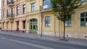 Unclassified image, 5 of 21, button - Studio Close to the Centre by Renters (Lodz)