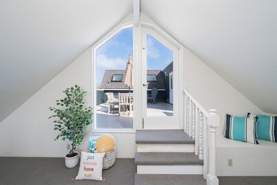 Historical two-story charmer - 4-bedroom 4 baths