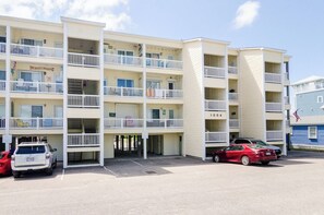 Exterior - Now I Sea: Fantastic 1 bedroom condo with ocean views! (Carolina Beach)