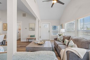 House, Multiple Bedrooms | Living area