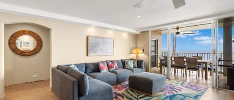 Condo, 3 Bedrooms | Living area