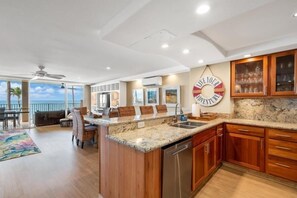 콘도, 침실 3개 | 내부