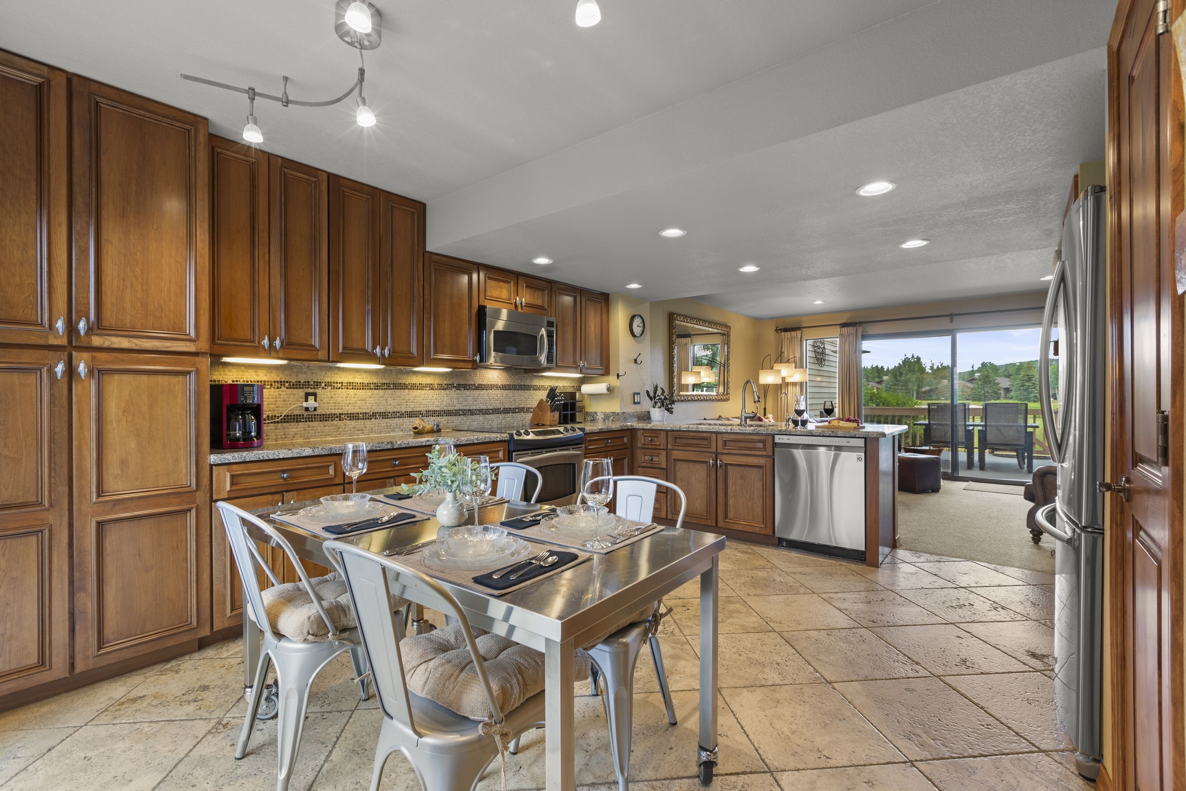 Condo, 3 Bedrooms | Private kitchen