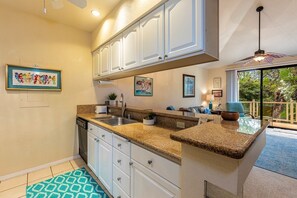 Condo, 2 Bedrooms | Private kitchen