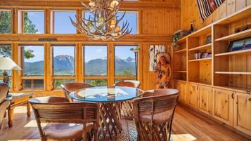 獨棟房屋, 4 間臥室 | 用餐區