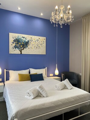 Luxury Double or Twin Room, 1 Queen Bed, Kitchen | Egyptian cotton sheets, premium bedding, pillowtop beds - IRIS' Garden Rooms (Corinth)