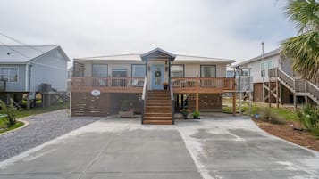 House, 3 Bedrooms | Exterior