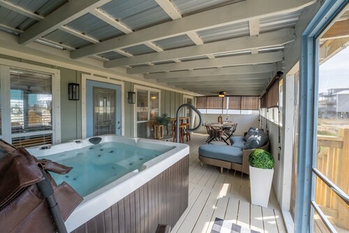 Coastal Breeze - 2123 Cadillac 3 Bedroom Home by RedAwning