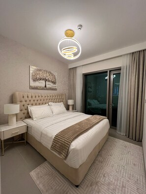 2 bedrooms, iron/ironing board, WiFi, bed sheets - Fully Furnish & Luxury 2BR Apartment in Downtown Dubai available for Rent (Dubai)