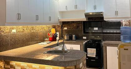 Modern 2 BR House -10min to Beach and Mountain