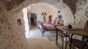 1 bedroom, in-room safe, iron/ironing board, free WiFi - Tranquil trullo with private pool in countryside, near Martina Franca & Ceglie (Puglia)