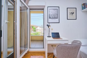 2 bedrooms, soundproofing, iron/ironing board, free WiFi