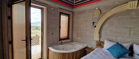 Comfort Double Room, 1 Bedroom, Non Smoking, Balcony | Premium bedding, memory foam beds, minibar, individually decorated