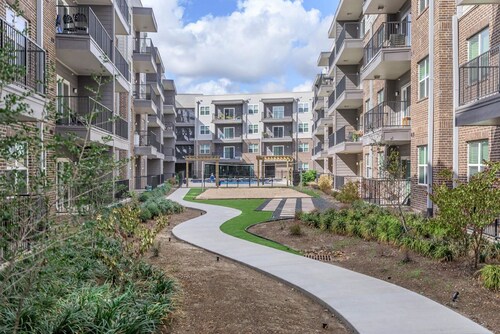 Your Cozy & Captivating Condo!