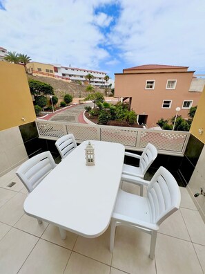 Outdoor dining - Calma apartment - Orlandito (Costa Adeje)
