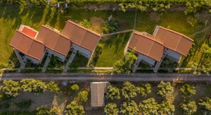 8 dormitorios y sistema de insonorización