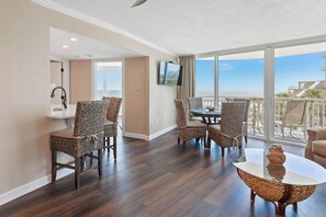 Dining - Beautiful Oceanfront 2BDR/2BA @ Peck Plaza 5SE (Daytona Beach)