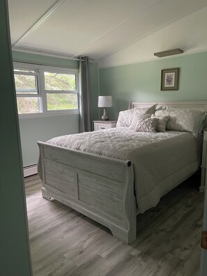 3 عدّة غرف نوم ومكواة/لوح كي وواي فاي وملاءات أسرّة