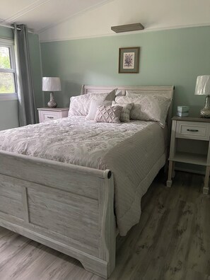 3 habitaciones, tabla de planchar con plancha, wifi y ropa de cama 