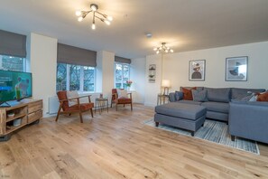 TV, fireplace - Luxury Accommodation in an Old Turbine House in Betws Y Coed | Pwerdy (Betws y Coed)