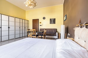 Standard Apartment, 1 Queen Bed with Sofa bed