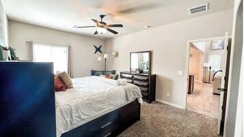 3 bedrooms, desk, iron/ironing board, travel crib