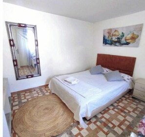 1 bedroom, WiFi, bed sheets