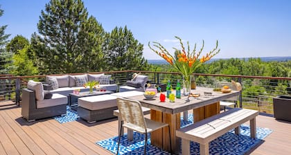 Stunning Home with Flatirons Views, 10-Min to Downtown & CU Campus!