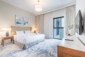 2 bedrooms, in-room safe, iron/ironing board, WiFi (free)