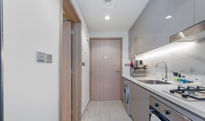 Refrigerador, microondas, horno y parrilla de estufa 