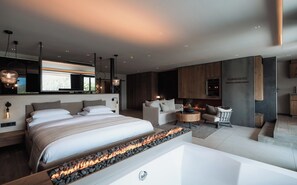 Superior-Doppelzimmer, eigener Pool, Talblick | Wohnbereich