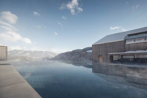 Luxury-Suite, eigener Pool, Talblick | Terrasse/Patio