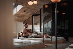 Behandlungsräume für Paare, Sauna, Whirlpool, Dampfbad