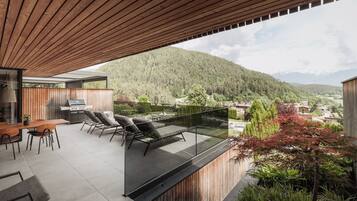 Premium-Suite, eigener Pool, Talblick | Terrasse/Patio