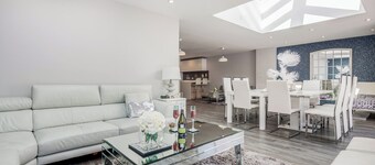 A BEAUTIFULLY DESIGNED LUXURIOUS TOWNHOUSE