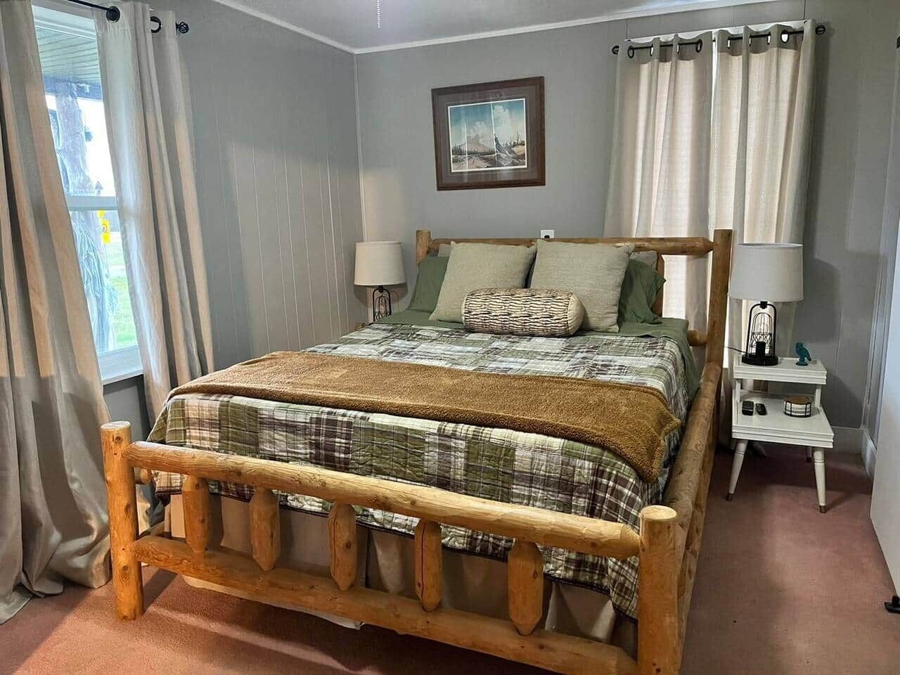 2 habitaciones, escritorio, tabla de planchar con plancha y wifi gratis 