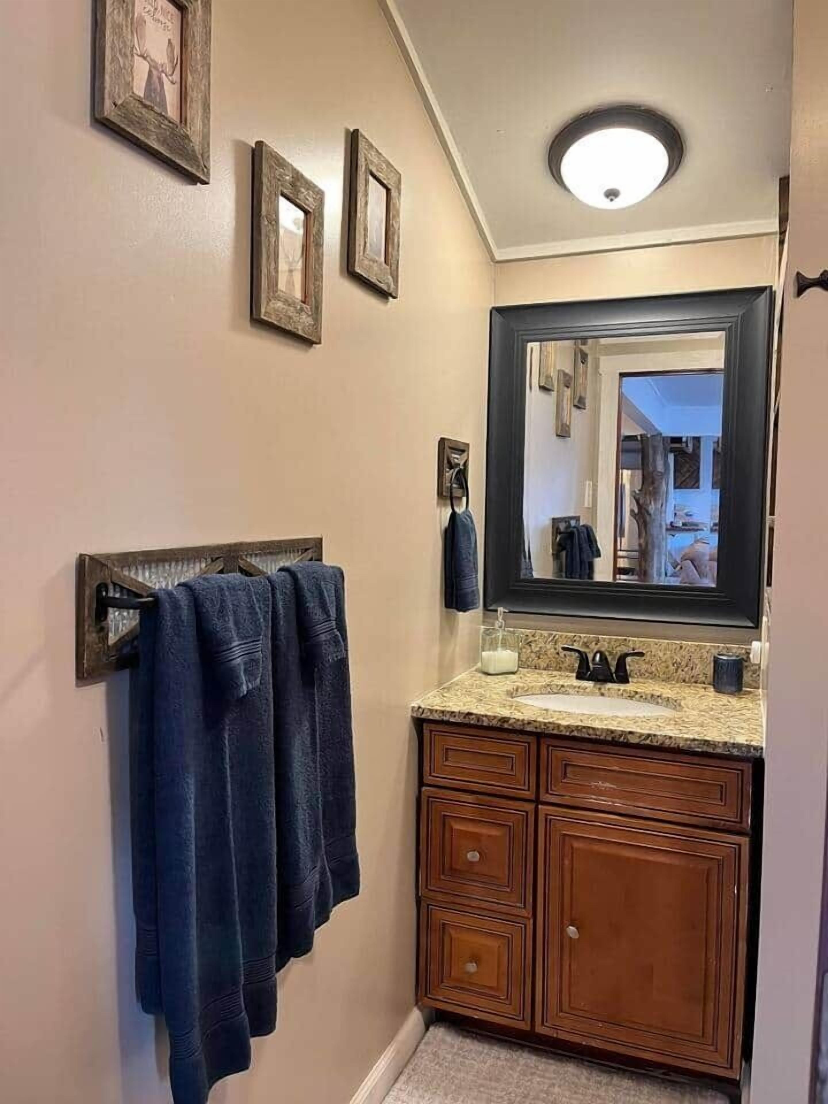 Dutxa, assecador de cabells, tovalloles i sabó 