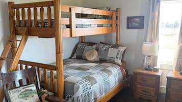 2 bedrooms, desk, iron/ironing board, free WiFi