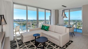 House | 3 bedrooms, desk, Internet - Awesome Bayview Pools Gym (Hollywood)