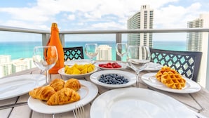 House | 2 bedrooms, desk, Internet - Amazing Pools Luxury 2Br Front Ocean Bay View (Hollywood)