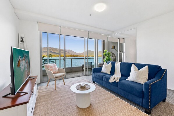 1 bedroom, iron/ironing board, Internet - Lux Waterfront - Prime Location Pool Gym Sauna (Cairns)