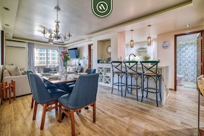 Departamento, con acceso para personas discapacitadas | 3 habitaciones y internet 