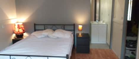 1 غرفة نوم وملاءات أسرّة