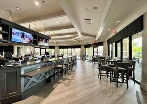 Bar (en el alojamiento)