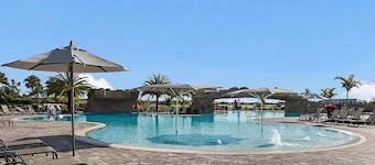 Lakewood National Golf Club Penthouse Condo with Luxury Amenities - Pet Welcome