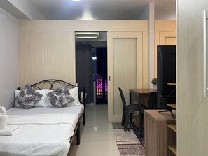 2 bedrooms, WiFi, bed sheets